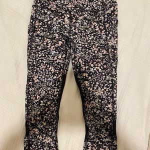 Lululemon Floral Cropped Leggings
